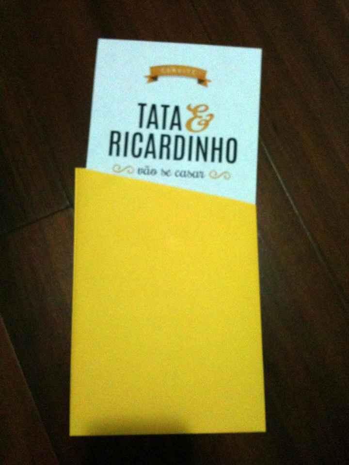 Teste com envelope em papel cartão amarelo.