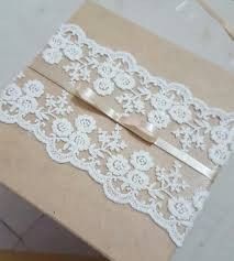 Acho essa super simples e delicada, perfeita para um casamento ao ar livre.