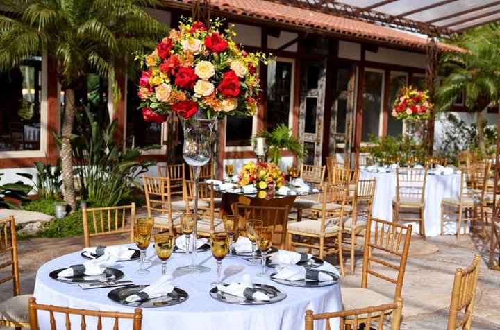 Decoração Vermelha amarela e laranja
