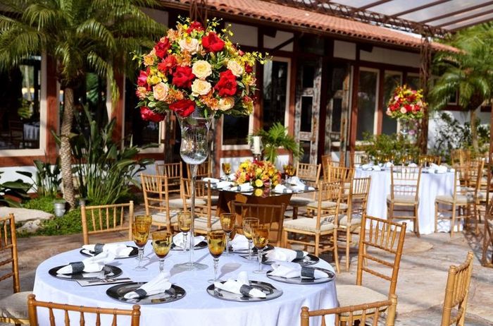 Decoração Vermelha amarela e laranja