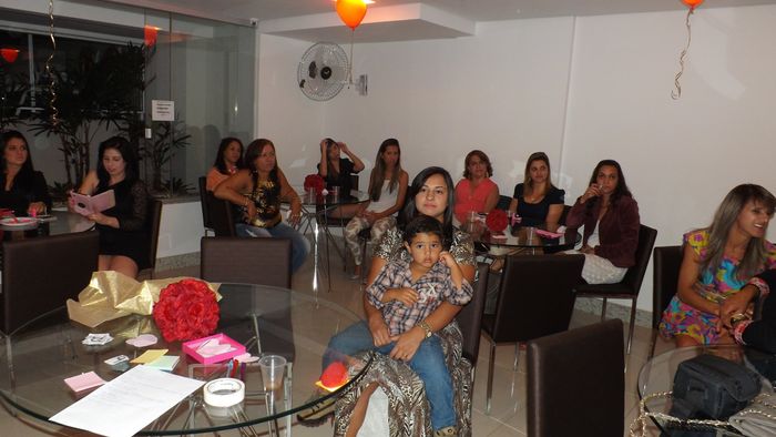 todas juntas e reunidas