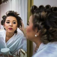 Noiva arrumada no salão