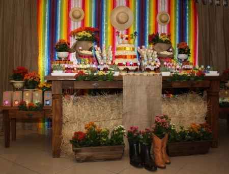Mesa junina de doces