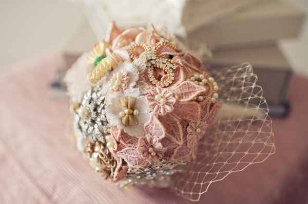 Bouquet de Broches