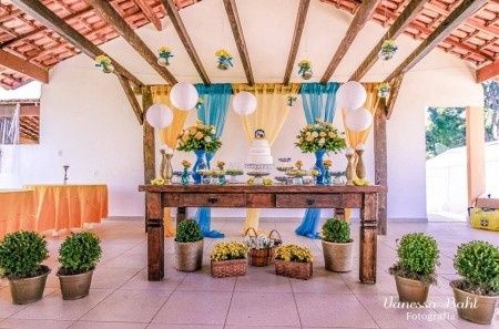 azul com amarelo