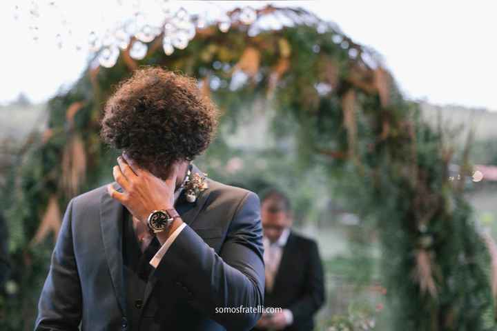 A foto do noivo emocionado...