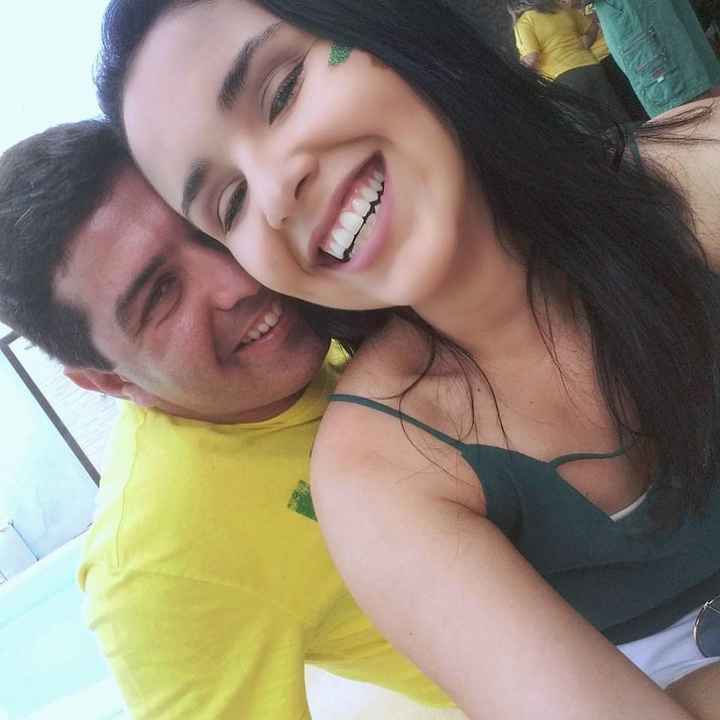 O meu sorriso é tão feliz contigo