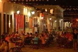 Centro Histórico a noite - um lugar romântico e charmoso para jantar