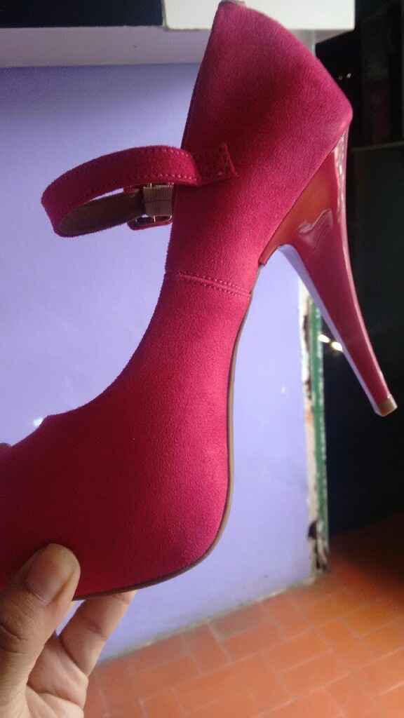 Meus sapatos rosa *-* - 2