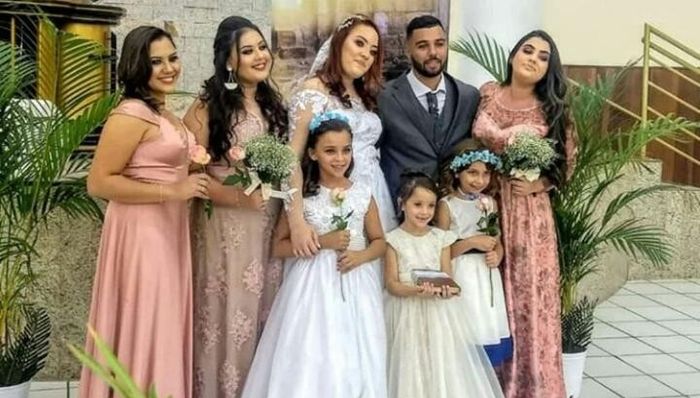 minhas daminhas.... a criança de vestido branco com azul foi minha florista, na semana do meu casame