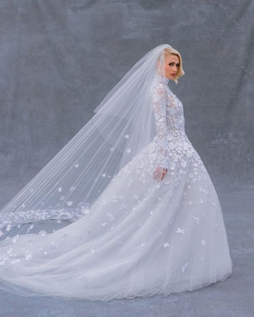Paris Hilton se casa com Carter Reum: confira o look da noivinha 2