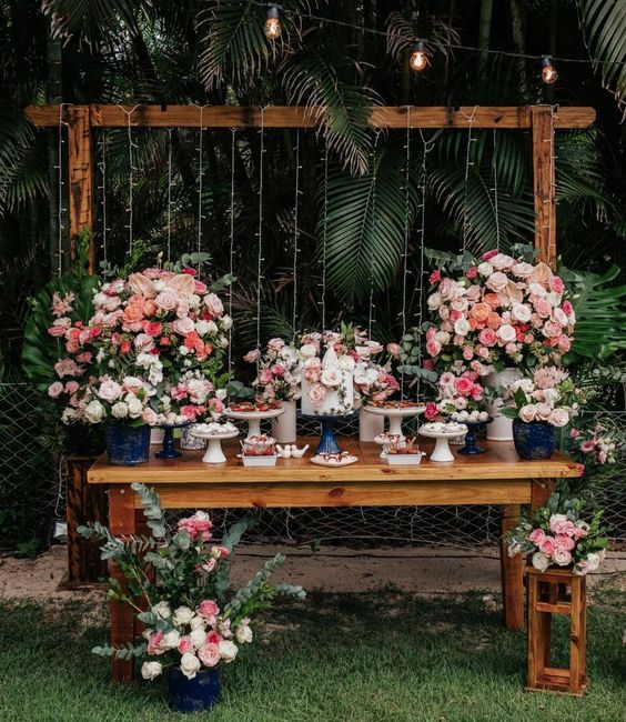 Flores, flores, flores: 3 inspirações de mesa de doce!🌹 2