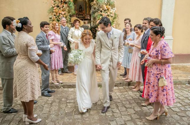 Digno de novela: qual look vocês preferem? 2