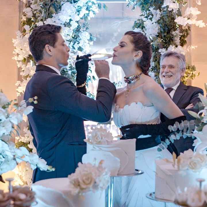 Vestido de noiva branco com detalhes em preto: SIM ou NUNCA? - 1