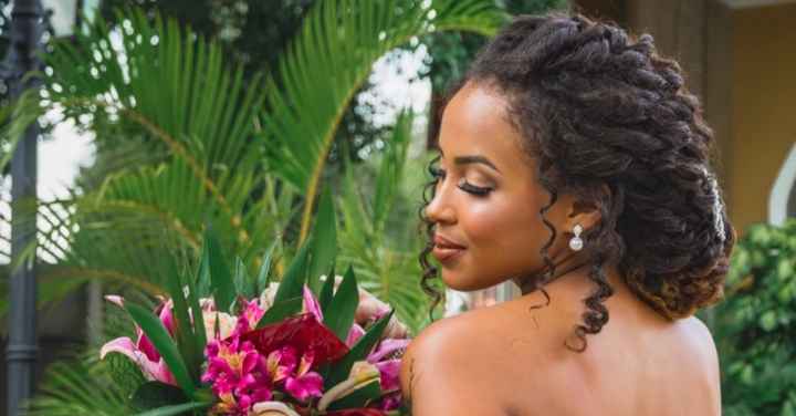 5 inspirações de penteado para cabelos cacheados - 5