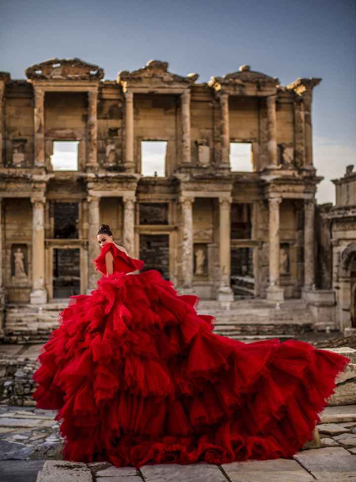 Vestido de noiva colorido: casa ou vaza? - 1