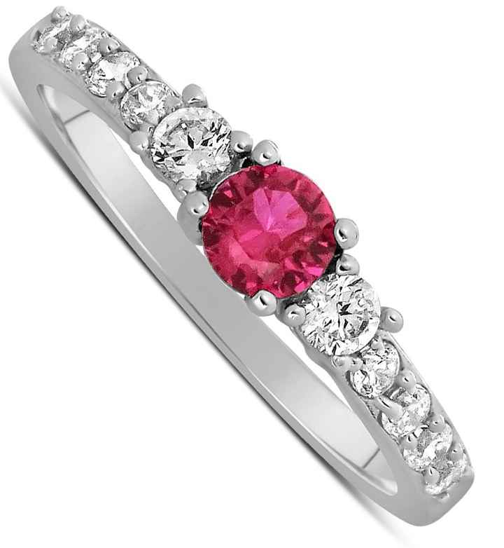 Toques de rosa: Alianças e anel de noivado - 7