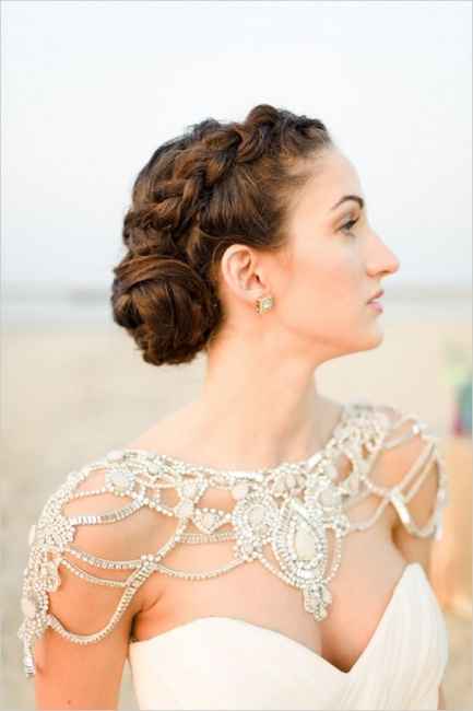 Shoulder necklace