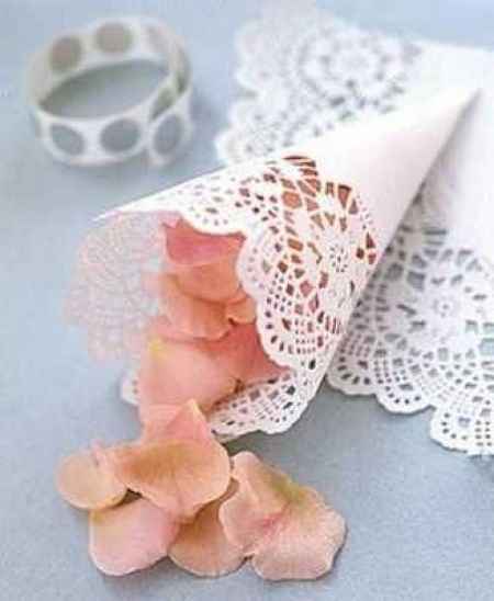 Cone de doilies para pétalas