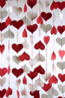 Cortina de corações vermelho e branco
