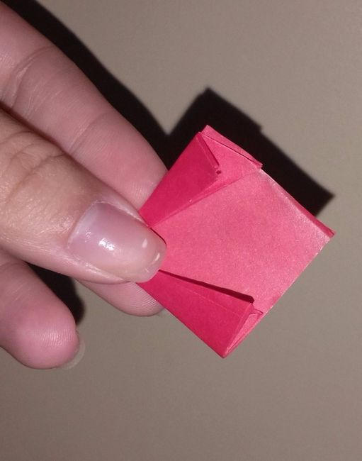Flor de origami em andamento