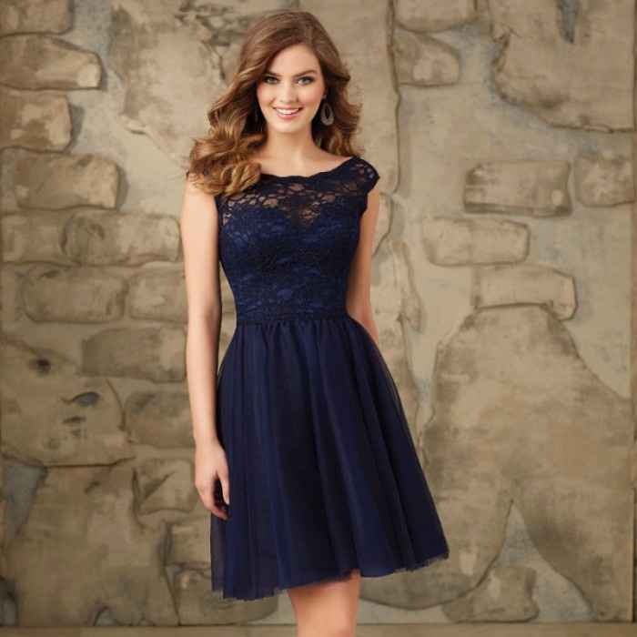 Vestido azul marinho para casamento no civil.