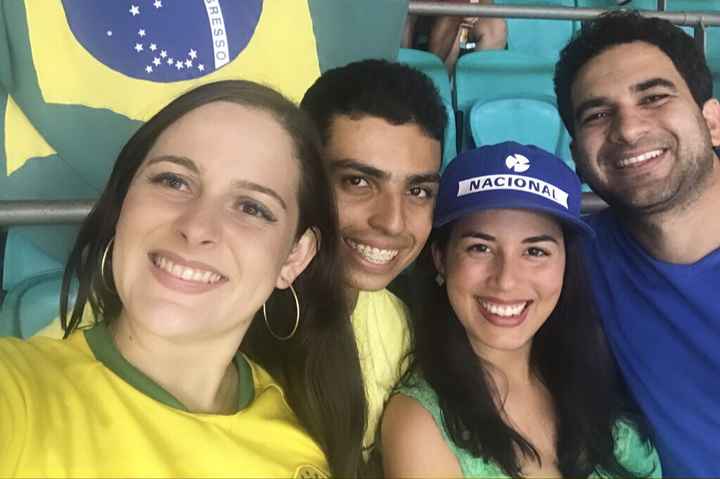 Momento descontração com o amor. Jogo do Brasil (arena Fonte Nova) - 4