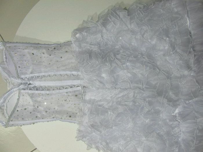 Usar vestido curto na festa ou permanecer com o vestido de noiva? - 2