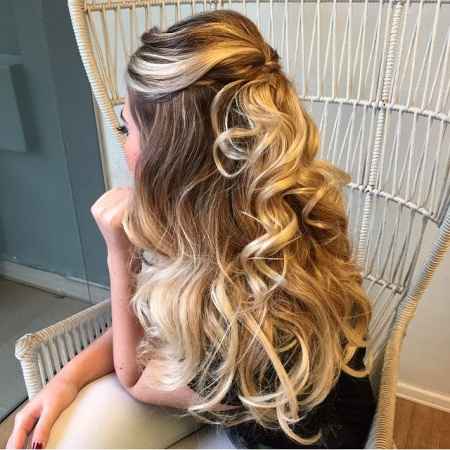 Penteado meio preso