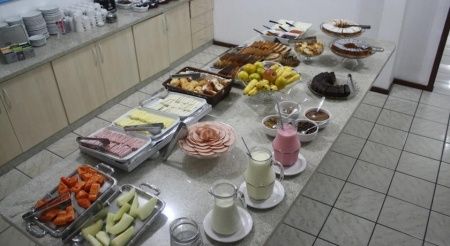 Mesa de café da manhã- Dom Fish Hotel