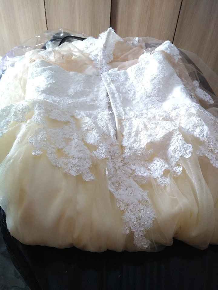 Cai na tentação e Bordei uma parte do meu Vestido com Strass 😄 - 5