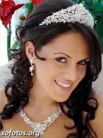 Qual penteado usar com coroa? - 8