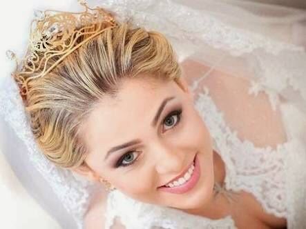 Qual penteado usar com coroa? - 9
