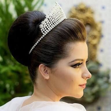 Qual penteado usar com coroa? - 10