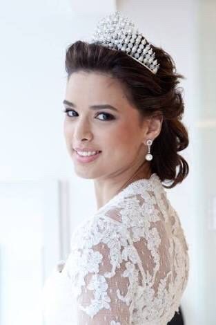 Qual penteado usar com coroa? - 13