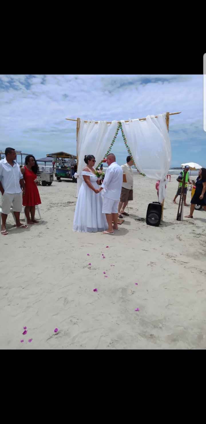 Felizmente casados. Tudo muito simples. e tudo muito lindo. o maior presente foi o céu lindo e marav