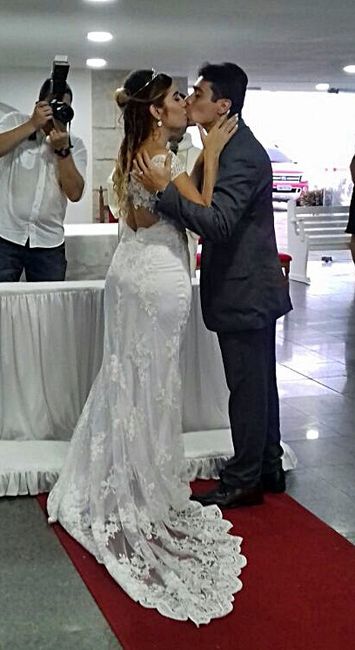 PODE BEIJAR A NOIVA