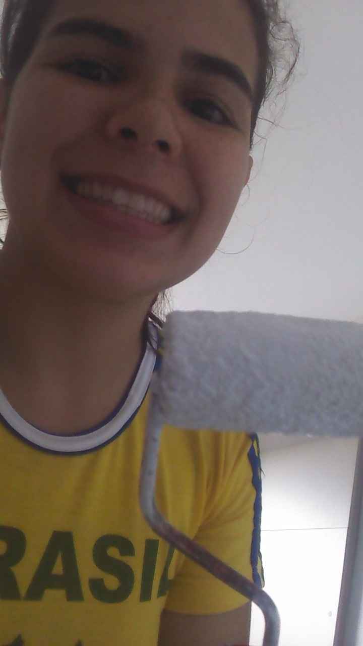 No meio da pintura....uns minutos para relaxar