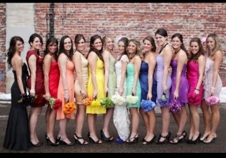 5- A diferentona. É claro que houve aprovação da noiva, já que ela quis um arco-íris, mas né... 