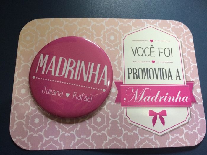 Convite dos padrinhos e pajens: bottons personalizados! - 2