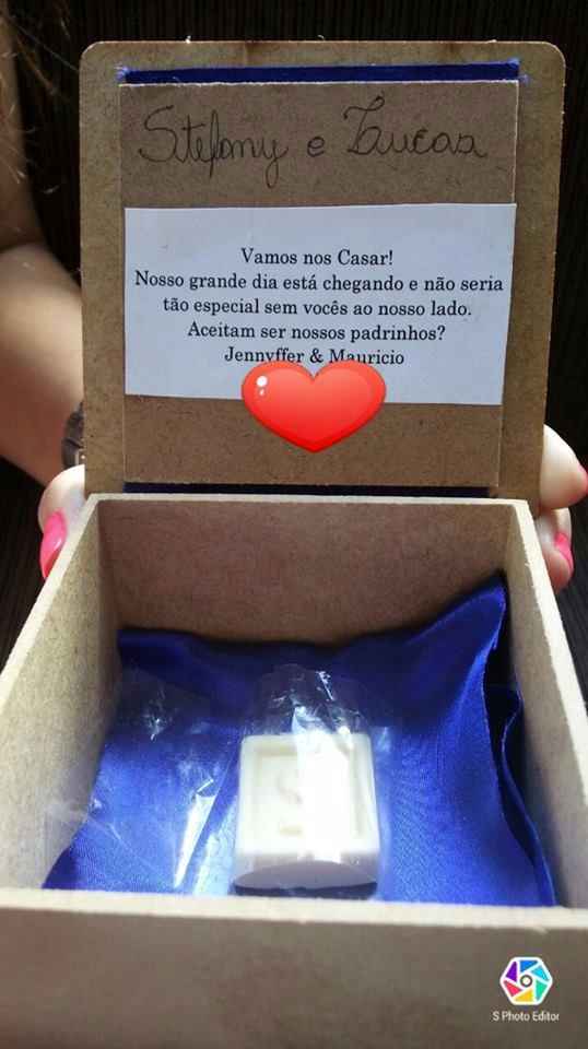 Convite dos padrinhos e madrinhas: caixinha de mdf escrito LOVE, chocolate com a inicial de cada, te