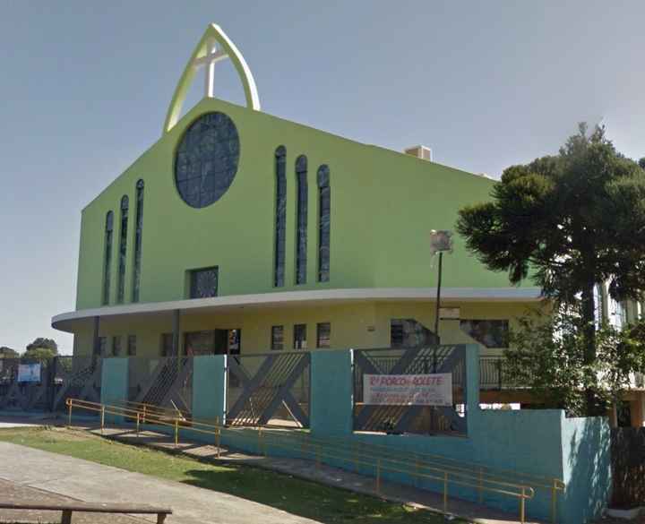 Vamos casar nesta igreja, ela é enorme. 