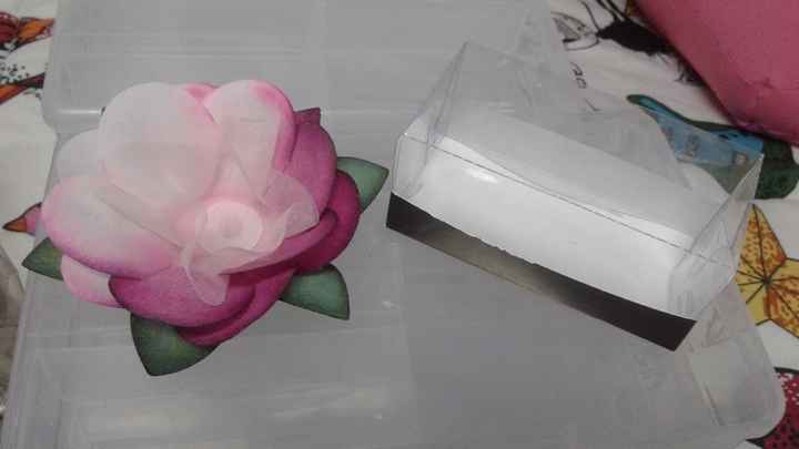 Forminha de flor e caixinha para doce