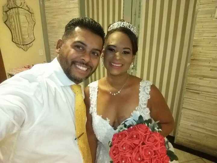  Fui uma noiva Aliexpress, meu vestido, minha tiara, meu buquê é  meu  topo de bolo. - 3