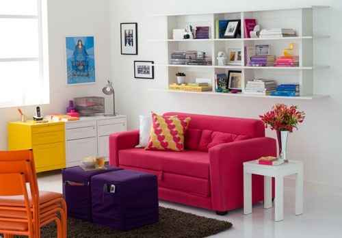 uma sala colorida