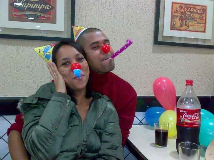 ele me diverte 