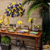 Decoração roxo e amarelo