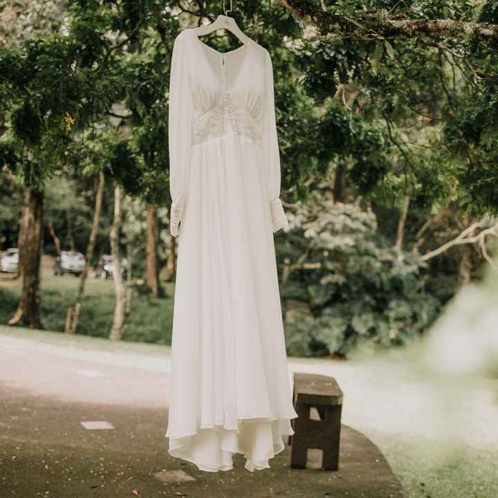 Vendendo meu vestido - 1