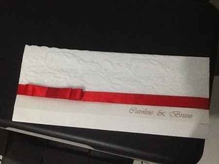 Com renda e laço chanel