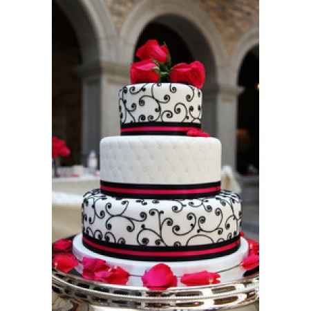 Ideias de casamento  branco preto e vermelho - 23